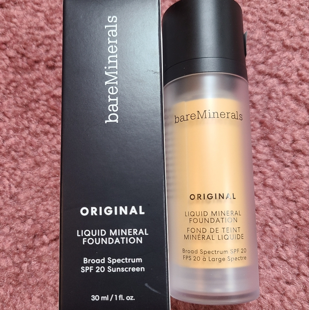 BareMinerals Original Liquid Mineral Foundation SPF20 "Light #09"